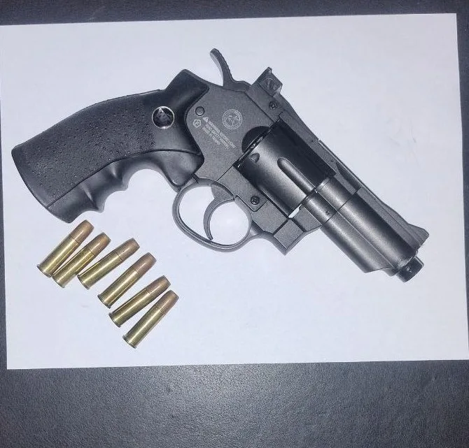 Revolver a CO2 WINGUN – prodotto a Taiwan – Completo di scatola originale e istruzioni – Come nuovo
