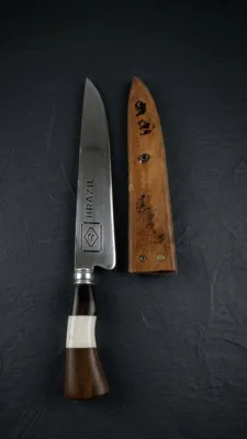 Coltello Artigianale Gaucho da Collezione – Lama in Acciaio "BRAZIL" con Manico Intarsiato e Fodero